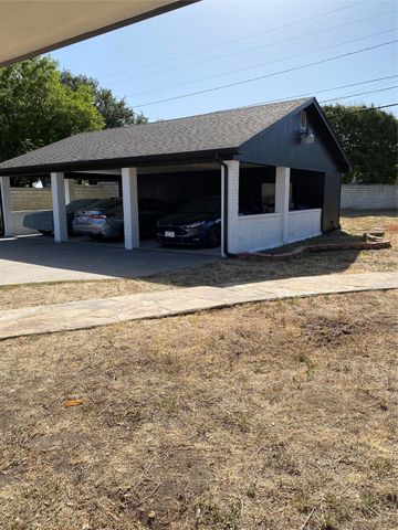 1109 Knotty Oaks Drive, Woodway, TX 76712