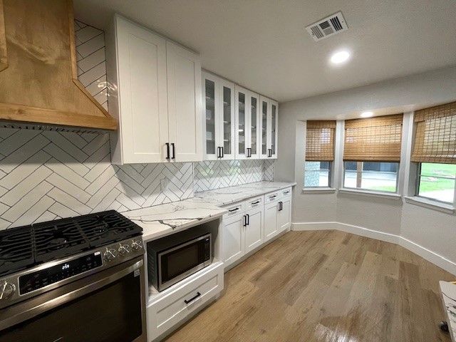 1109 Knotty Oaks Drive, Woodway, TX 76712