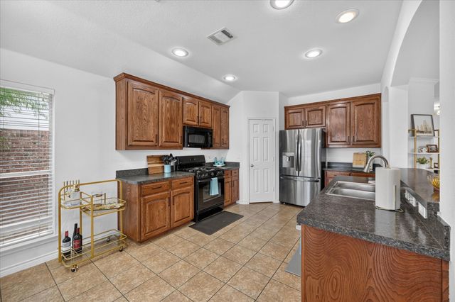 6040 Walleye Drive, Fort Worth, TX 76179