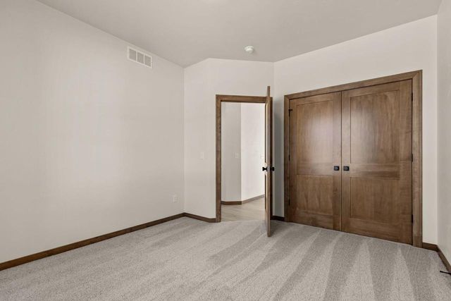 N8870 KILLARNEY WAY, Menasha, WI 54952
