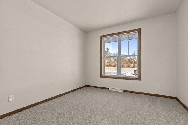 N8870 KILLARNEY WAY, Menasha, WI 54952