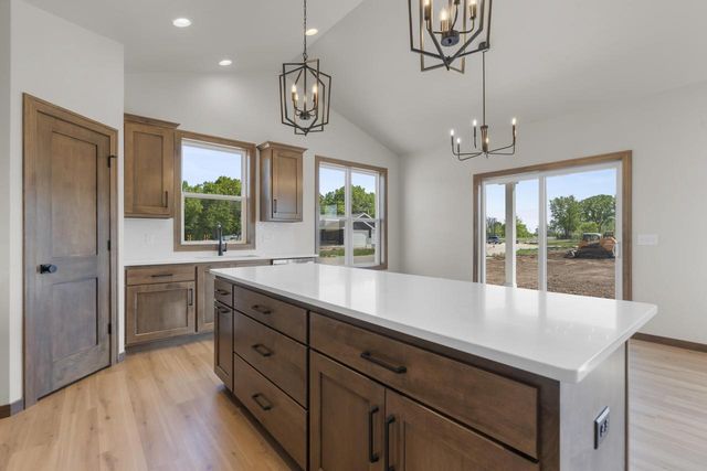 N8870 KILLARNEY WAY, Menasha, WI 54952