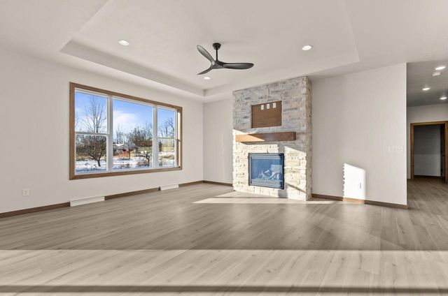 N8870 KILLARNEY WAY, Menasha, WI 54952