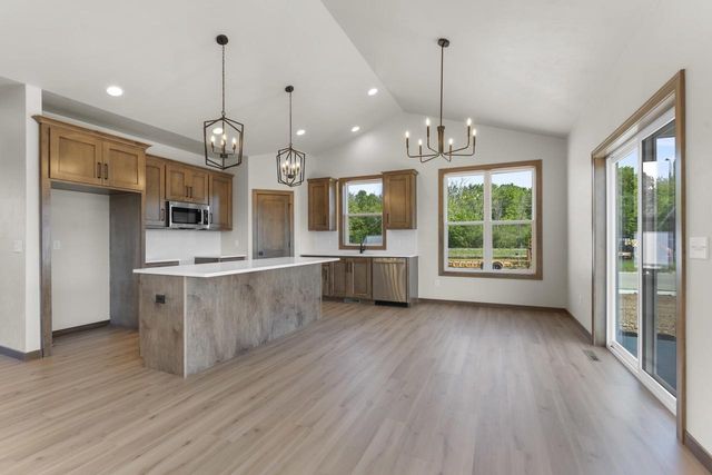 N8870 KILLARNEY WAY, Menasha, WI 54952