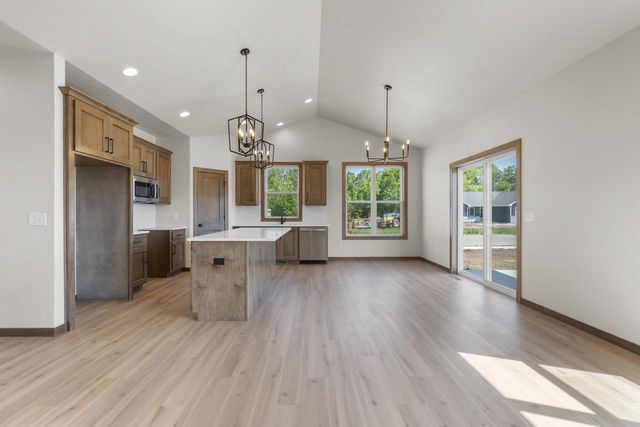 N8870 KILLARNEY WAY, Menasha, WI 54952