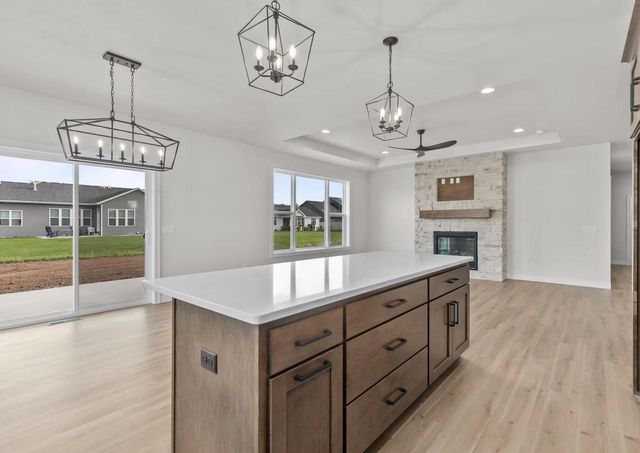 N8870 KILLARNEY WAY, Menasha, WI 54952