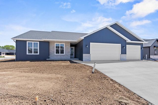 N8870 KILLARNEY WAY, Menasha, WI 54952