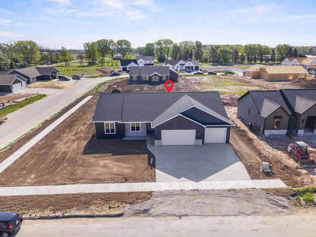 N8870 KILLARNEY WAY, Menasha, WI 54952