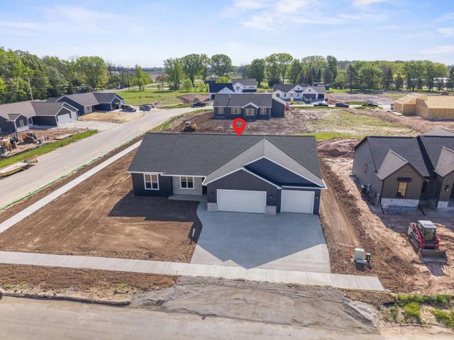 N8870 KILLARNEY WAY, Menasha, WI 54952