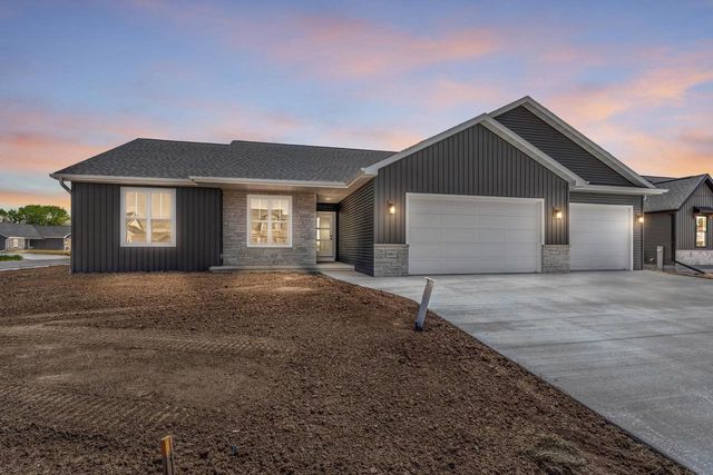 N8870 KILLARNEY WAY, Menasha, WI 54952