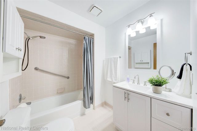 1465 Shoemaker Drive 107, Westland, MI 48185