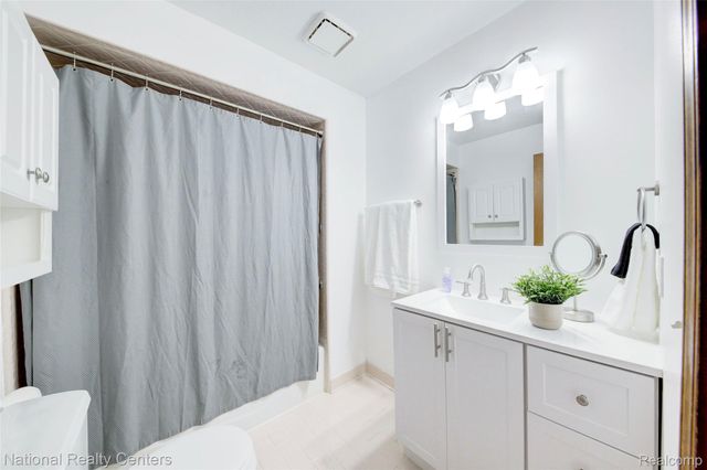 1465 Shoemaker Drive 107, Westland, MI 48185