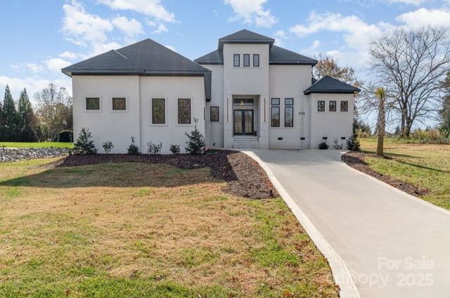 8306 Rolling Fields Road, Mint Hill, NC 28227