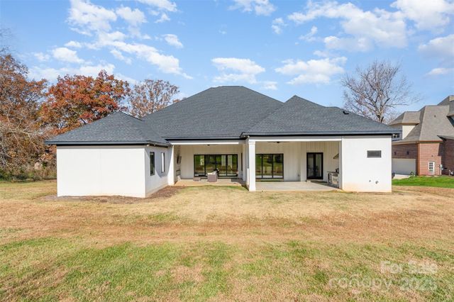 8306 Rolling Fields Road, Mint Hill, NC 28227