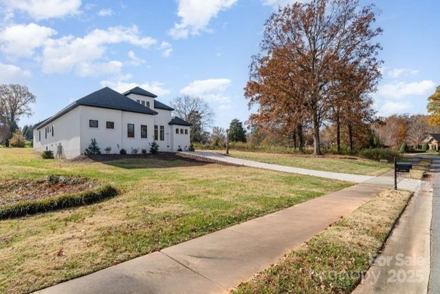 8306 Rolling Fields Road, Mint Hill, NC 28227