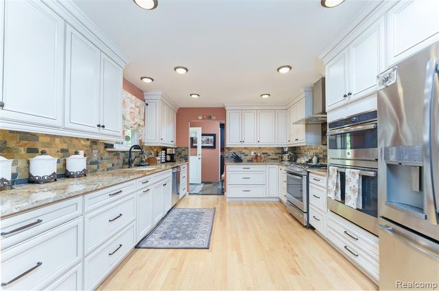 2172 Devonshire Road, Bloomfield Hills, MI 48302