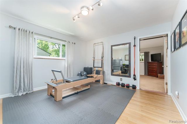 2172 Devonshire Road, Bloomfield Hills, MI 48302