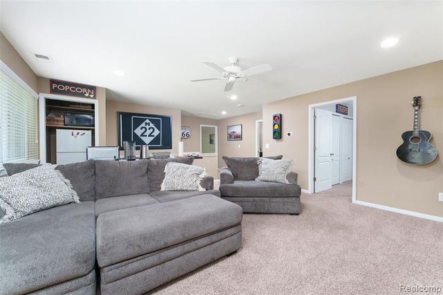 2172 Devonshire Road, Bloomfield Hills, MI 48302