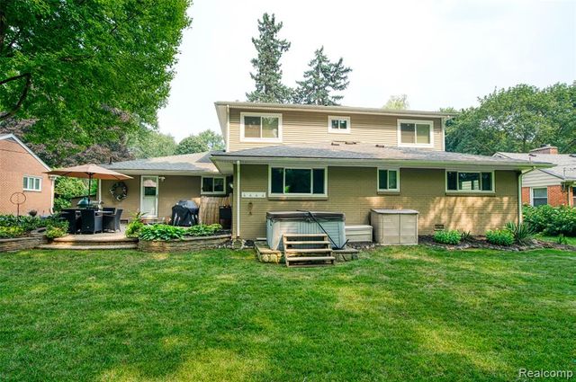 2172 Devonshire Road, Bloomfield Hills, MI 48302