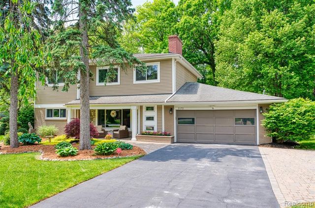 2172 Devonshire Road, Bloomfield Hills, MI 48302