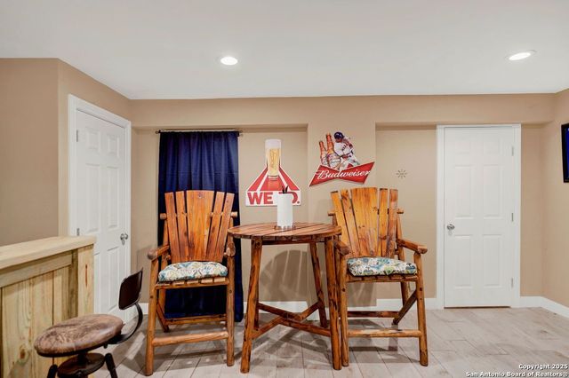 2209 Avenue V, Hondo, TX 78861