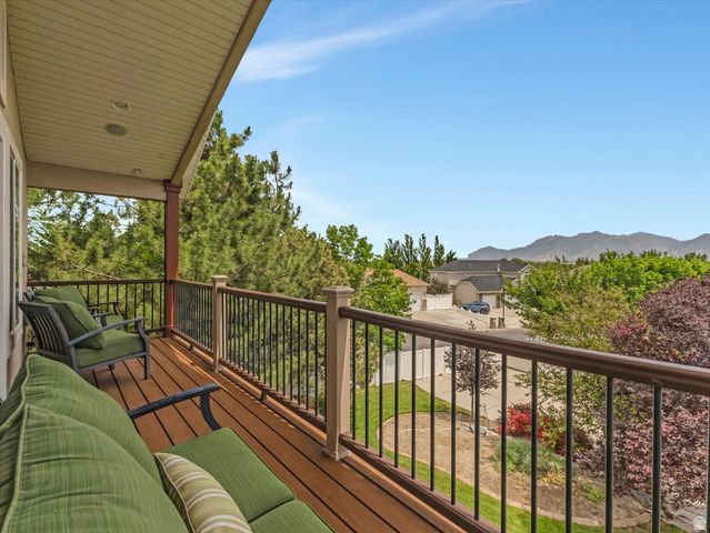 11309 S GREEN GRASS CT, South Jordan, UT 84095