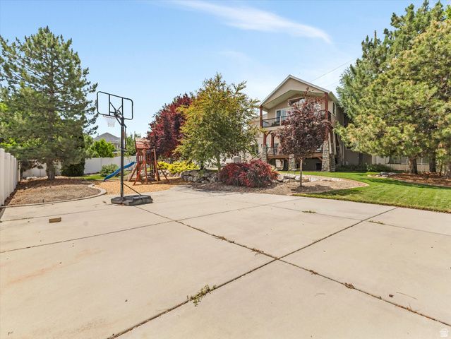 11309 S GREEN GRASS CT, South Jordan, UT 84095