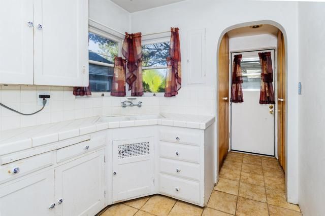 3885 King Street, La Mesa, CA 91941