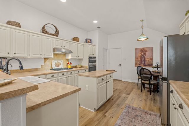 7909 Woodland Drive, North Richland Hills, TX 76182