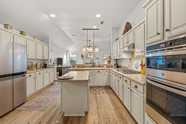 7909 Woodland Drive, North Richland Hills, TX 76182