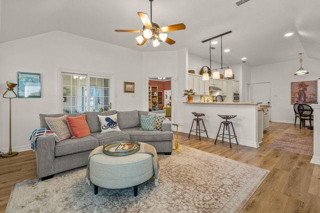 7909 Woodland Drive, North Richland Hills, TX 76182