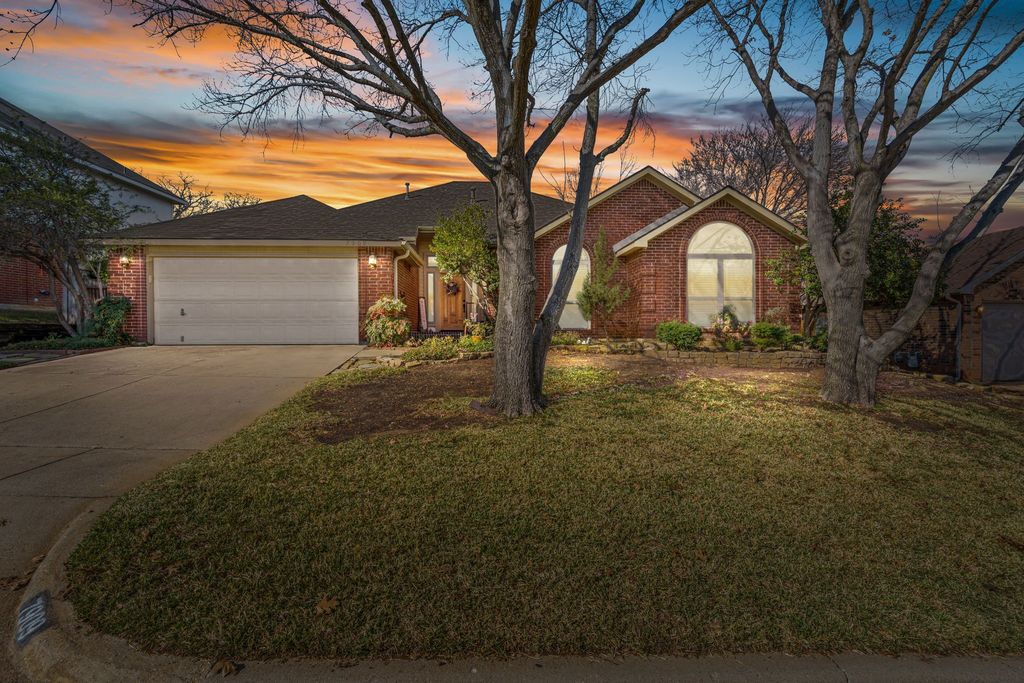 7909 Woodland Drive, North Richland Hills, TX 76182