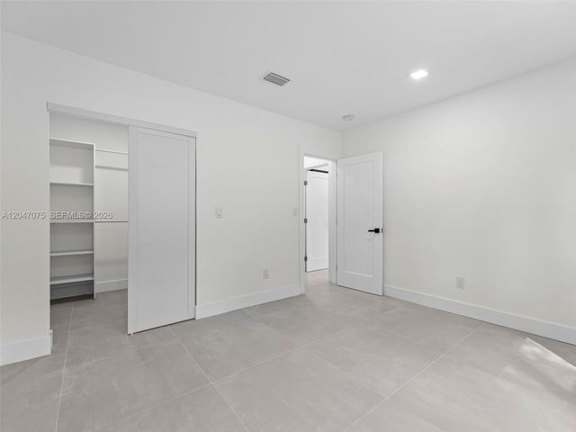 610 NE 164th Ter, Miami, FL 33162