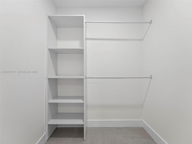 610 NE 164th Ter, Miami, FL 33162