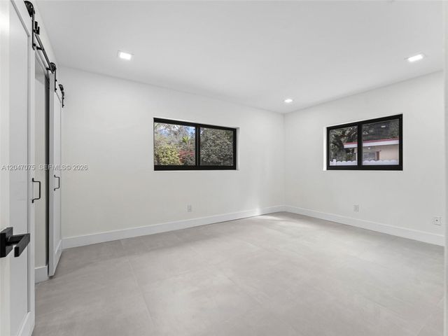 610 NE 164th Ter, Miami, FL 33162