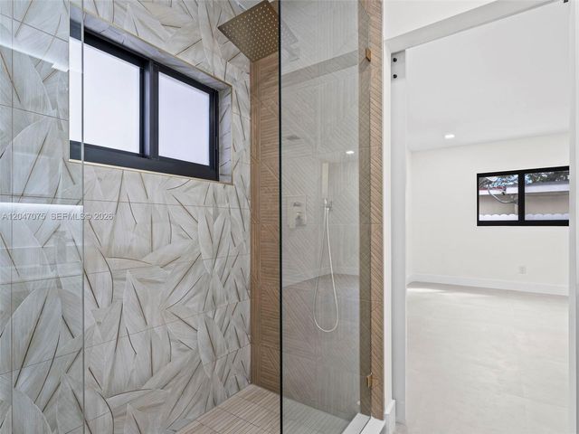 610 NE 164th Ter, Miami, FL 33162