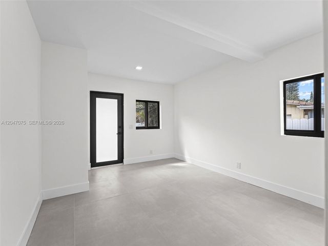 610 NE 164th Ter, Miami, FL 33162