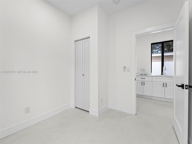 610 NE 164th Ter, Miami, FL 33162