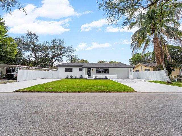 610 NE 164th Ter, Miami, FL 33162