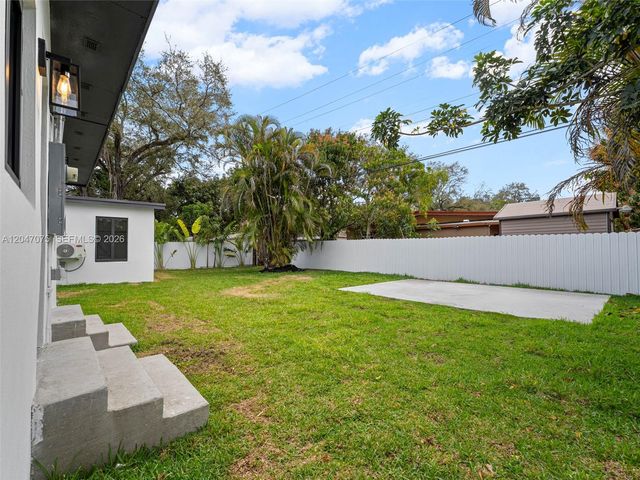 610 NE 164th Ter, Miami, FL 33162