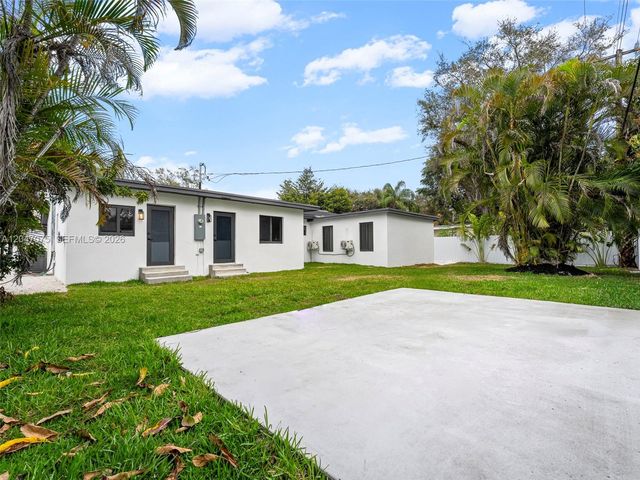 610 NE 164th Ter, Miami, FL 33162