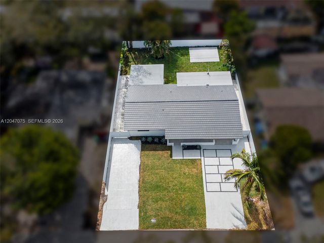 610 NE 164th Ter, Miami, FL 33162