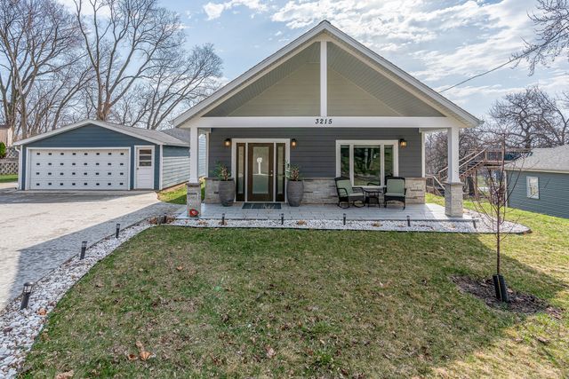 3215 Garfield Street, Clinton, IA 52732