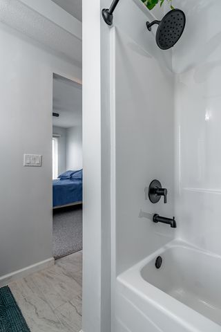 3215 Garfield Street, Clinton, IA 52732