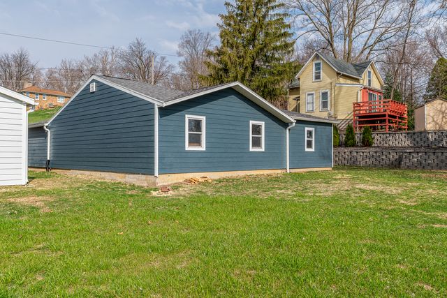 3215 Garfield Street, Clinton, IA 52732