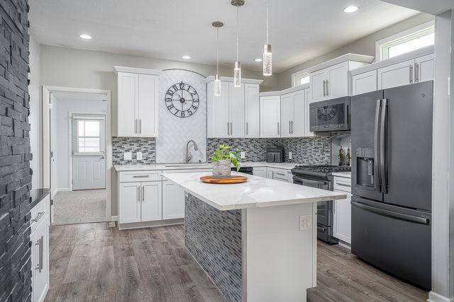 3215 Garfield Street, Clinton, IA 52732