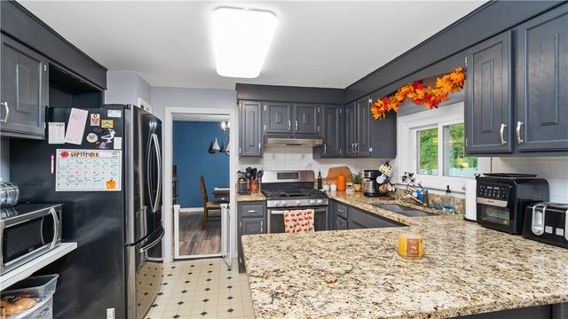 89 Wisteria Drive, Coventry, RI 02816