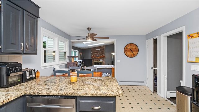 89 Wisteria Drive, Coventry, RI 02816