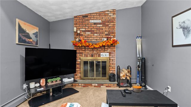 89 Wisteria Drive, Coventry, RI 02816