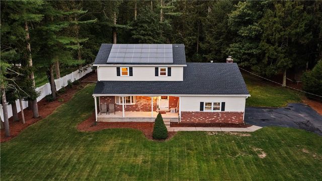 89 Wisteria Drive, Coventry, RI 02816